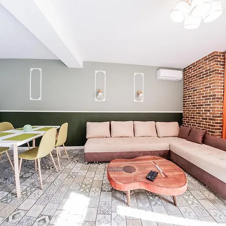 Rococo Life Apartment