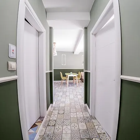 Apartment Rococo Life